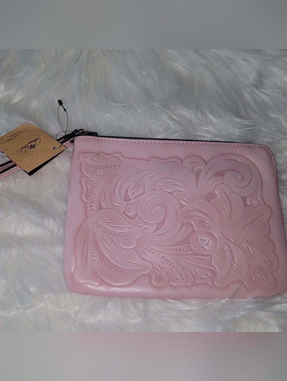 Patricia Nash Tooled Embossed Pink  Leather Cassini Wristlet 🩷